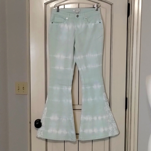 GEMMA + Jane Light Green Tie Dyed Flare Denim Jeans Crochet Size 4 Mid Rise - Picture 1 of 9